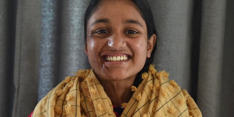 बधाई छ नेपाली चेली! एसिड आक्रमणमा परेकि खातुनलाई ‘इन्टरनेशनल विमेन अफ करेज अवार्ड’