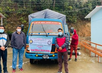 नेकाँ अध्यक्ष देउवाकाे गृह जिल्लामा  बिबि हेल्पिङ हेण्ड्सले गर्यो अक्सिजन सिलिण्डर वितरण!