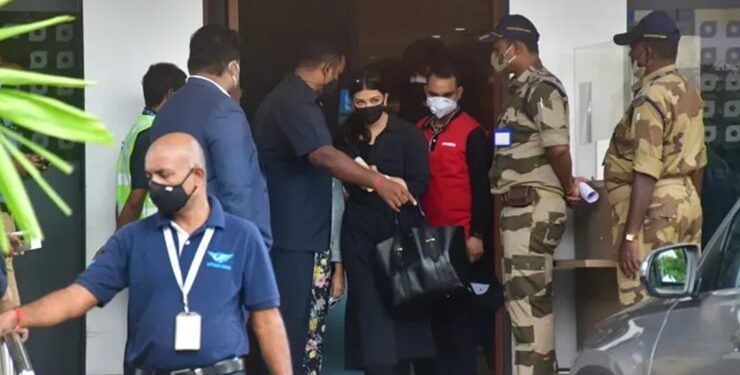 अभिषेक बच्चनलाई हेर्न छोरीसँग अस्पताल पुगे अमिताभ, यता सुटिङ छोडेर श्रीमानलाई भेट्न ऐश्वर्या पनि आइन्