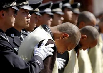 नेपाली प्रधानमन्त्रीसँग भेटेका चिनियाँ नेतालाई ठुलो दण्ड