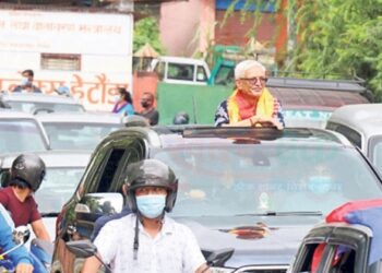 डोरमणिले ठ्याक्कै ओली शैलीको नक्कल गर्दै धज्जी उडाए