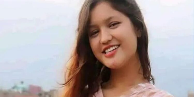 राजनैतिक तरङ्गः दैलेखमा १९ वर्षीया स्वस्तिका महत बनिन् कांग्रेस सभापति