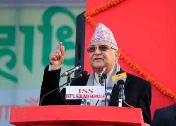 ओली बोल्दै थिए माधव नेपालको यस्तो ब्यवहारले तान्यो सबैको ध्यान….