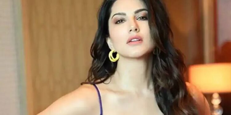 बंगलादेशले किन सनी लियोनीलाई दिएन ‘वर्क परमिट’?