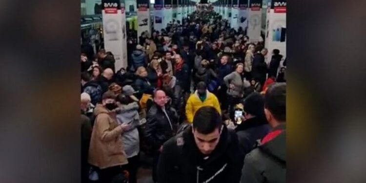 युक्रेन-रुस युद्ध: ‘बमको आवाज सुनिरहेकै थियौँ, तर तिर्खा लागेर मर्नुभन्दा पानी खाएरै मर्नु ठिक लाग्यो’