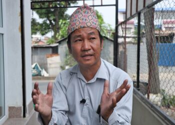 प्रश्न गर्दागर्दै जवाफ दिने ठाउँमा पुगे हर्क साम्पाङ