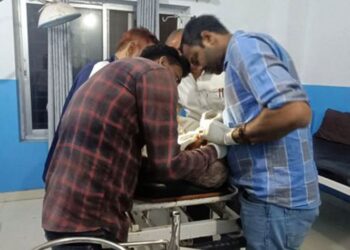ऋषि धमलाको कार्यक्रममा कुर्सी र ढुङ्गा हानाहान, घाइतेलाई १७ टाँका (भिडियो सहित)