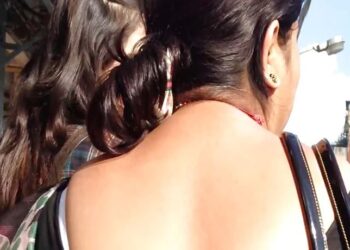 श्रीमान् ढोकामा बसेर श्रीमतीलाई यौन धन्दा !