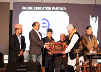 नेपाल मिडिया अवार्डबाट विभिन्न विद्यामा कार्यरत १० जना पत्रकारहरू सम्मान