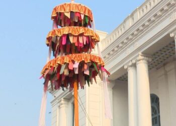 हनुमानढोकामा फागुकाे ३ तले चीर ठड्याएर विधिवत रूपमा शुरू गरियो होली