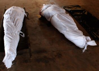 ब्वाइफ्रेन्डसँग कुरा गर्न नदिएको झोकमा किशोरीद्वारा बाआमाको हत्या