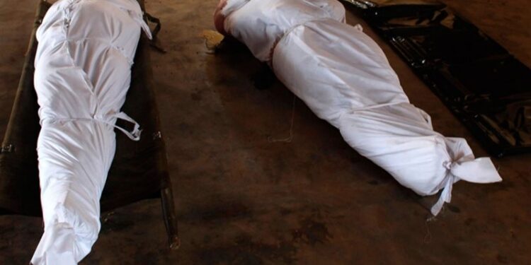 ब्वाइफ्रेन्डसँग कुरा गर्न नदिएको झोकमा किशोरीद्वारा बाआमाको हत्या