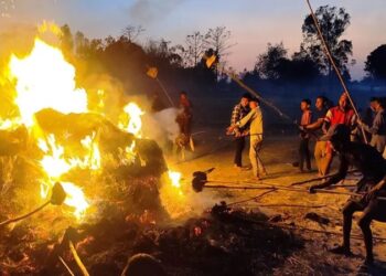 थारु समुदायमा आगो भित्र्याएर होली पर्व मनाइने…