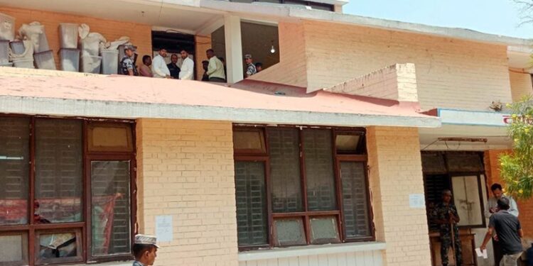 यसकारण बारा २ को मतगणना रोकियो