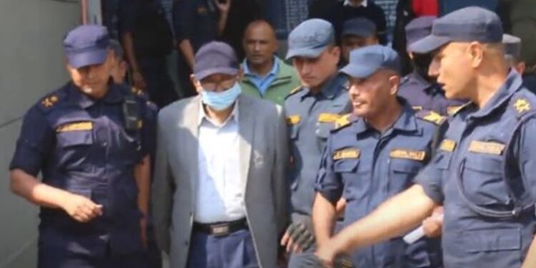 खाँणसँगै अरु को–को तानिदैछन् ? कनेक्सन खोज्दैछन् नेपाल प्रहरी