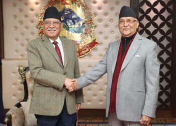 प्रचण्डलाई ओलीको साथः अप्ठ्यारो पर्दा प्रतिरोध गर्न तयार छौँ