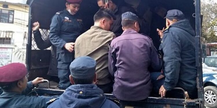 आफ्नै विद्यालयकि छात्रालाई यौन दुर्व्यवहारको